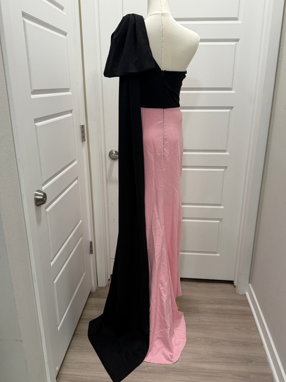 One-Shoulder Black and Pink Evening Gown - Picture 4 of 9